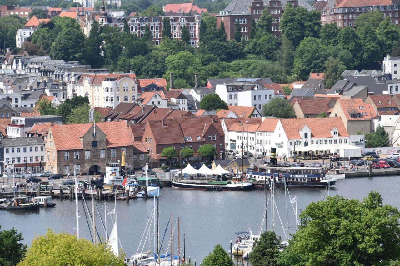 Fewo1846 - Bellevue - Sonnige 2-Zimmer-Wohnung Mit Balkon Und Hafenblick Flensburg Kültér fotó